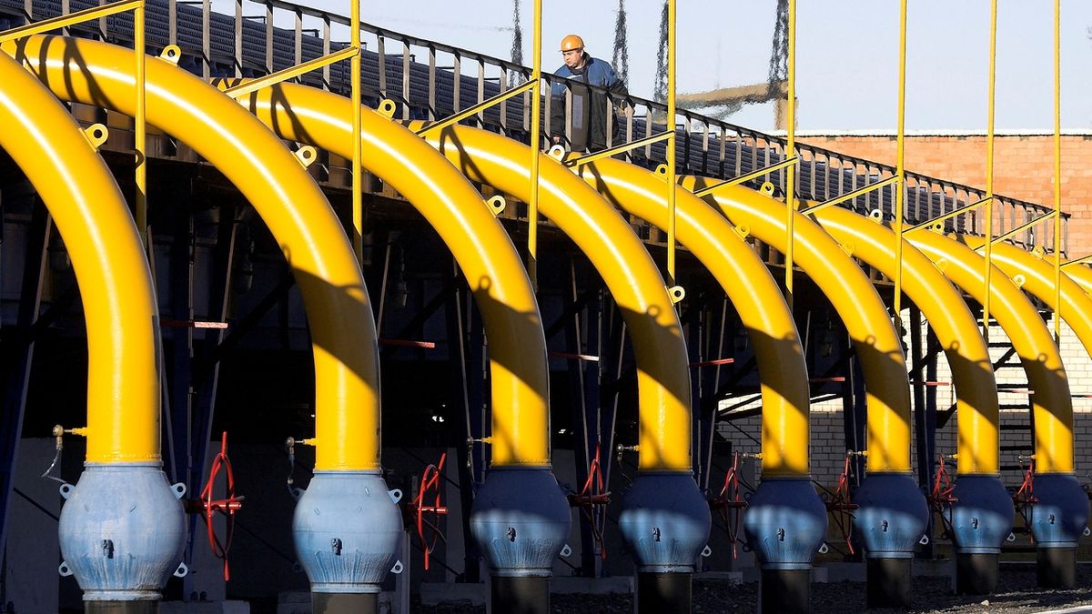 Po uznání republik na Donbase letí cena ropy i plynu nahoru