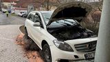 Muže postihla během jízdy v Dobřichovicích mrtvice, v autě měl dítě 
