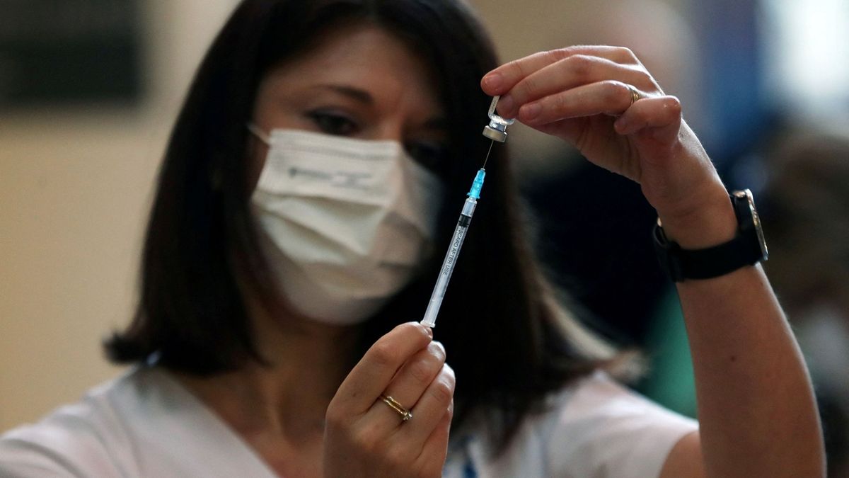 Lidé žádají i miliony za komplikace po očkování
