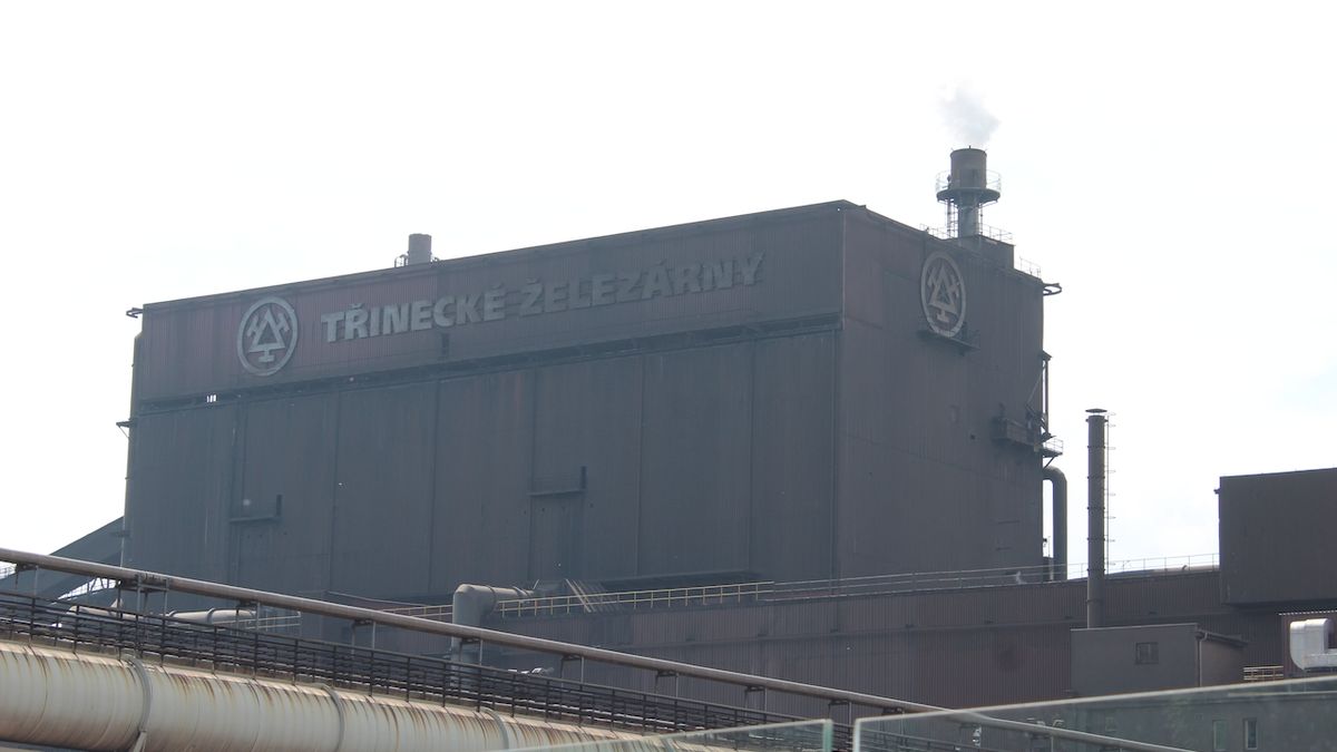 V Třineckých železárnách unikl vysokopecní plyn