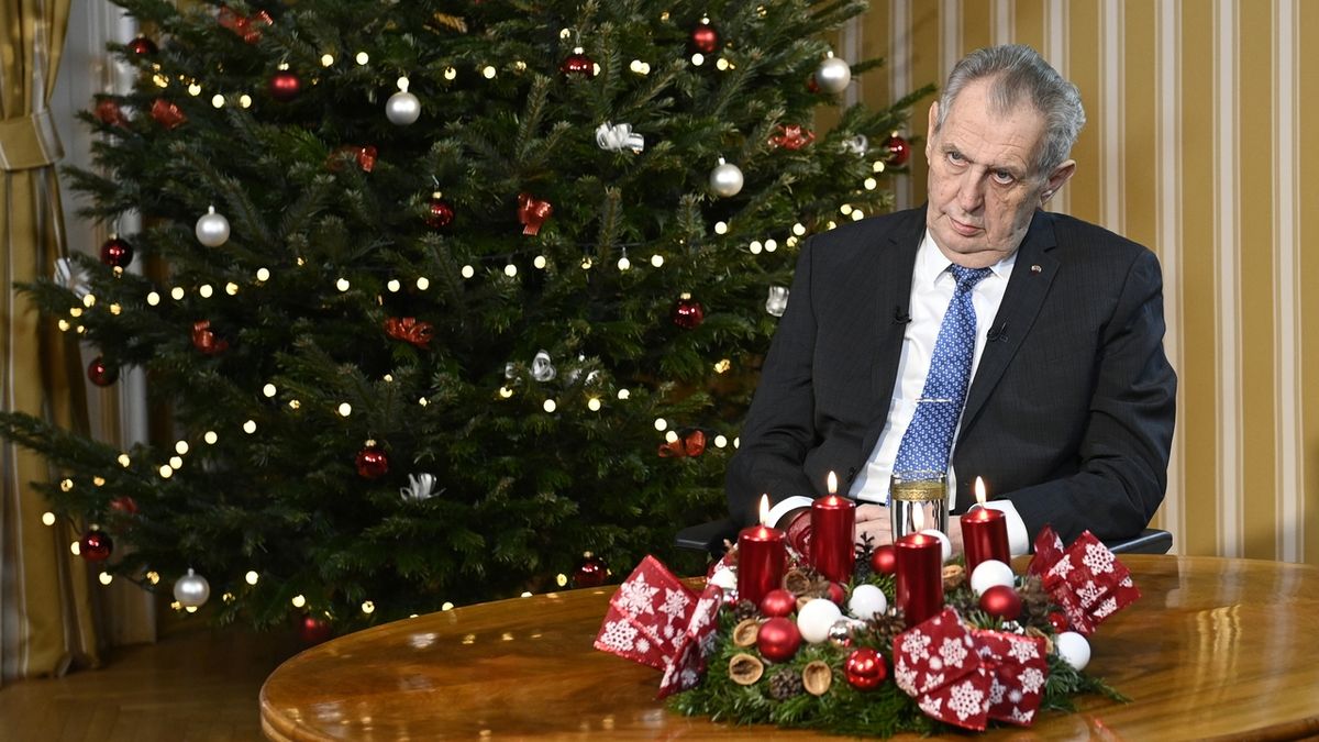 Prezident Miloš Zeman přednáší své vánoční poselství