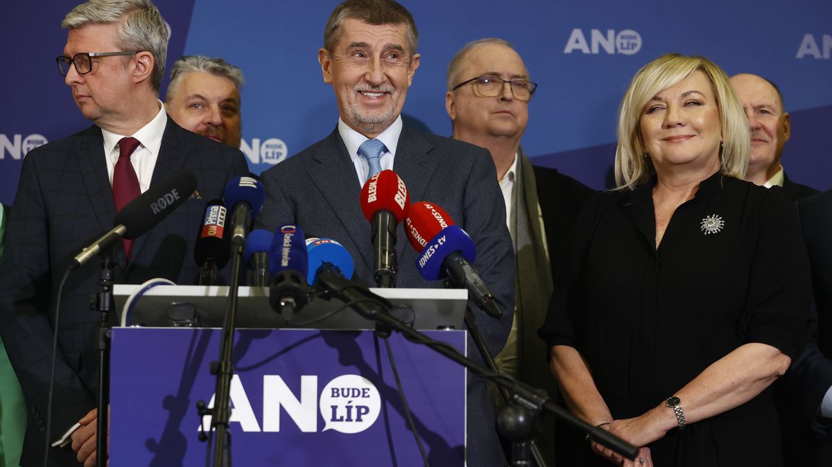 Pokaždé spustí opozice virvál, po schůzce Blažka s Nejedlým je podivné hrobové ticho