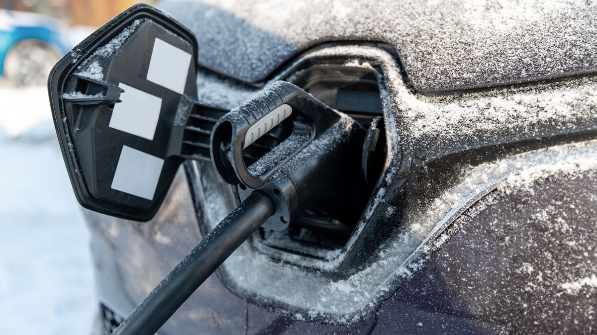 Jak moc klesá v zimě elektromobilům dojezd? Studie ukazuje tvrdá data