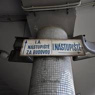 Nádraží bylo ve stejném stavu už několik desítek let.