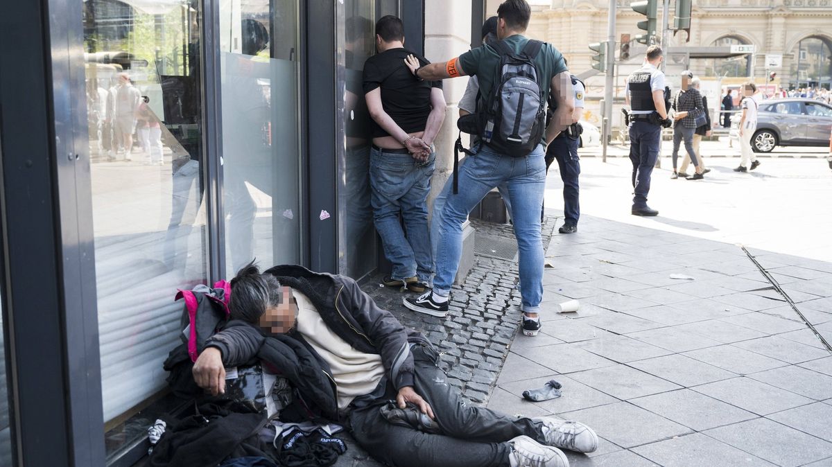 Drogové peklo ve Frankfurtu: Feťáci se potácejí jako zombie