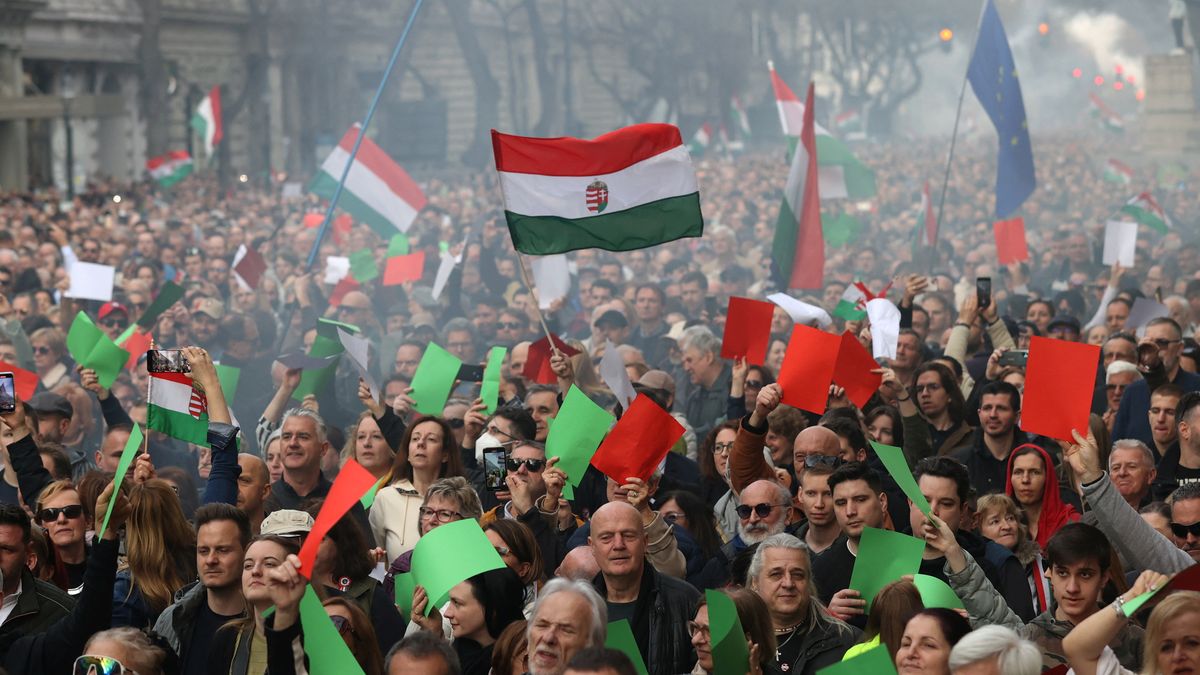 Cíl: porazit Orbána. Při protestu v Maďarsku oznámili vznik nové politické strany