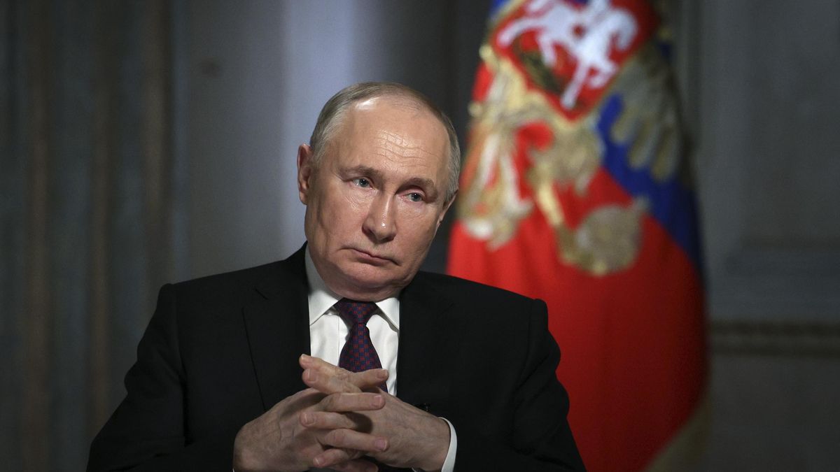 Putin: Hlasující vojáci na frontě jsou příkladem pro všechny Rusy