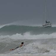 Obrovské vlny u Barbadosu, 1. července 2024. Kolem tohoto ostrova se hurikán přehnal v intenzitě 4. kategorie