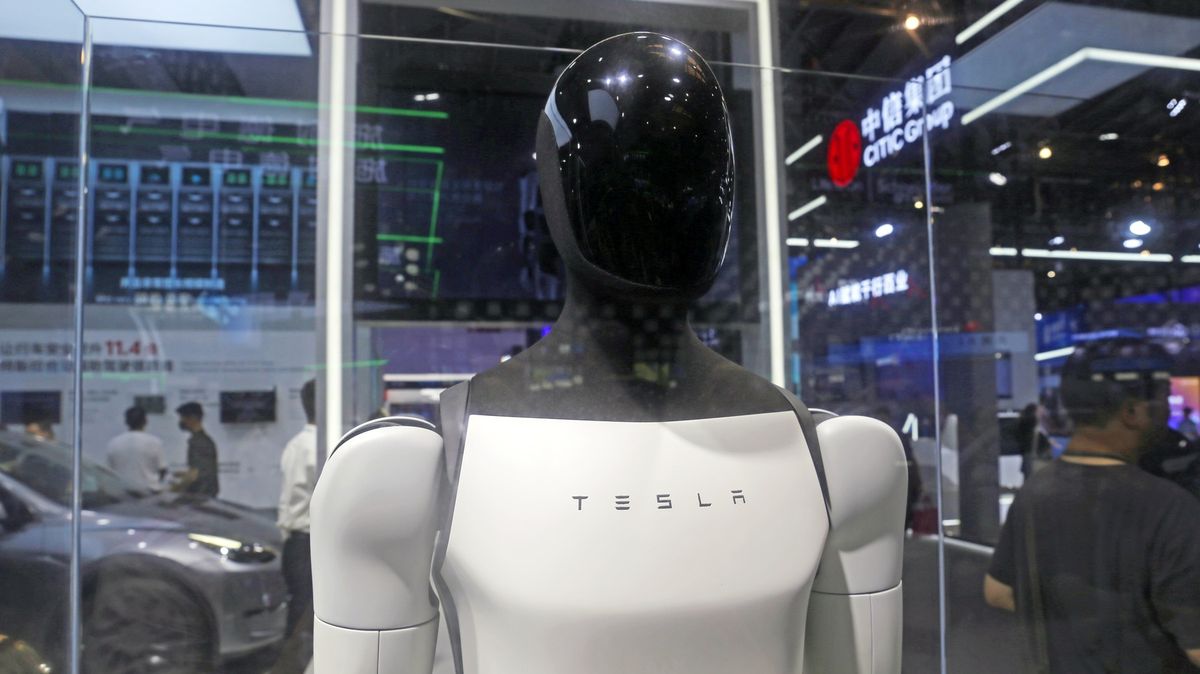 Musk: Tesla začne vyrábět humanoidní roboty už příští rok
