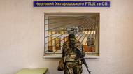 Ukrajinci se povolávacímu rozkazu nepřevzetím obsílky už nevyhnou