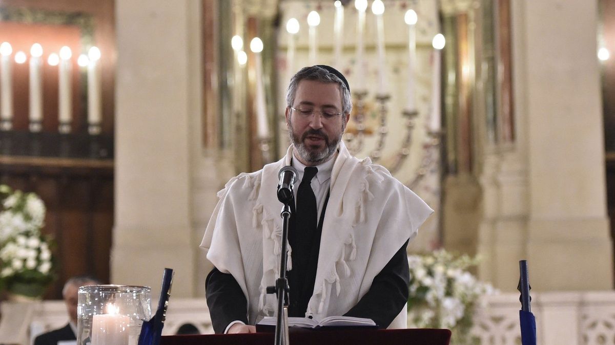 Židé, opusťte Francii, bije na poplach vrchní rabín pařížské Velké synagogy