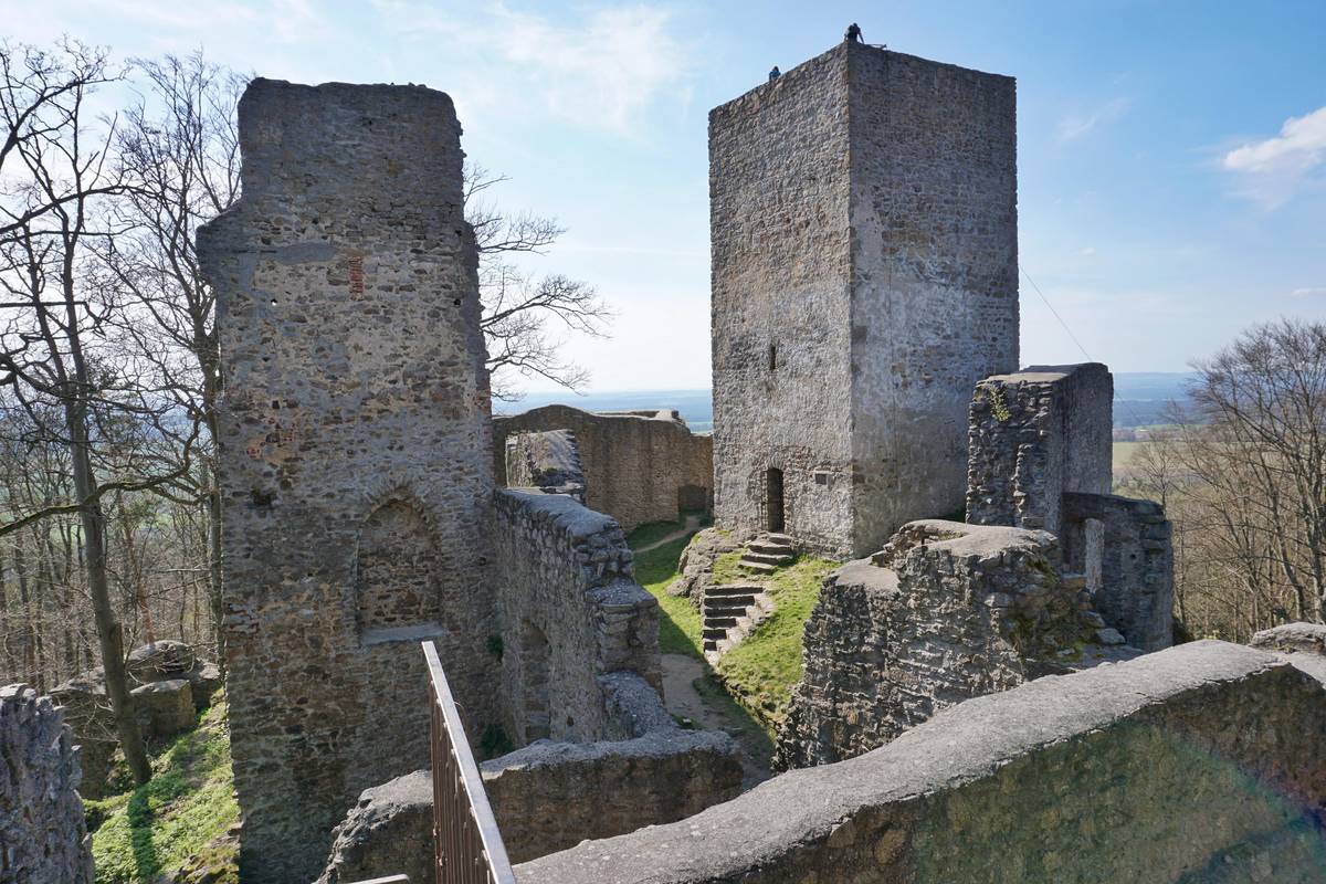 Jedna z věží slouží jako rozhledna.