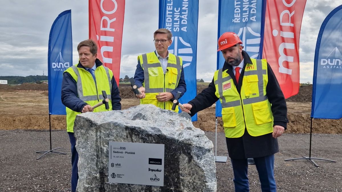 Výkupy pěti domů stavbu D35 na Královéhradecku nezastavily