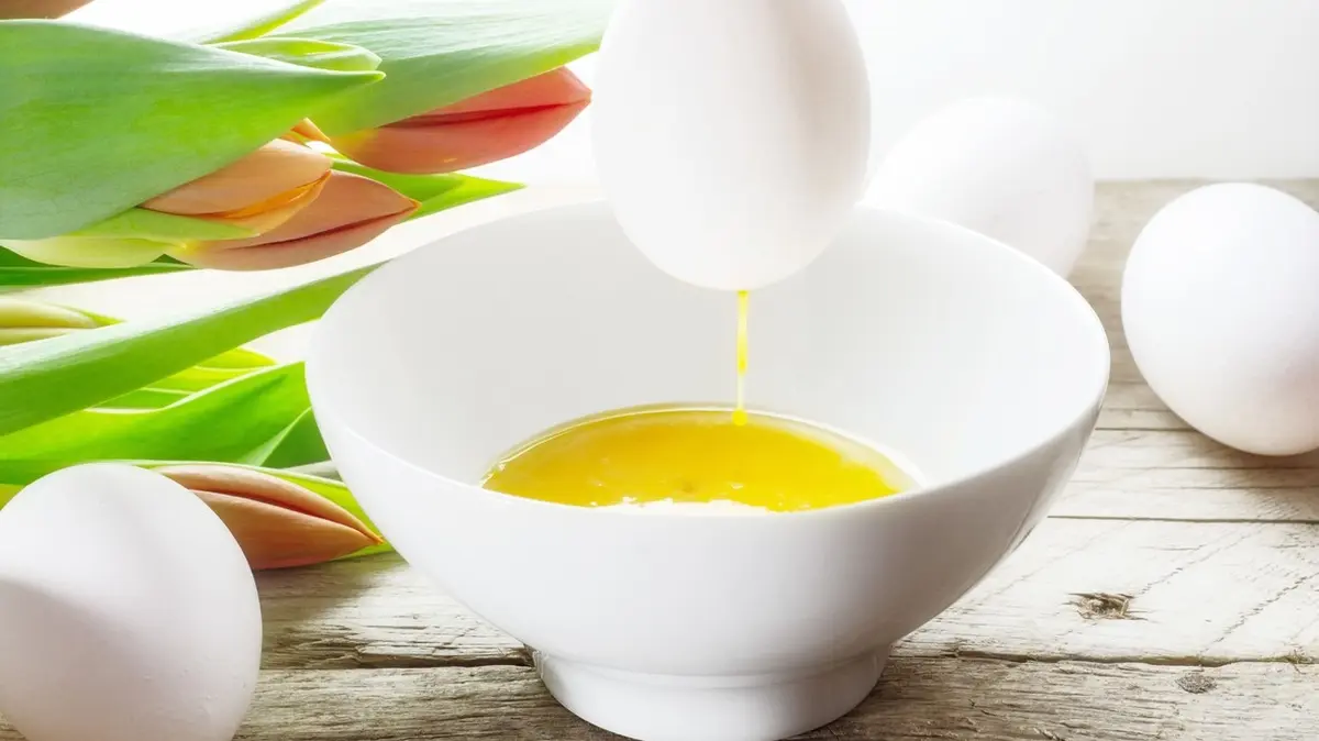 Jak vyfouknout vejce snadno i jednou dírkou