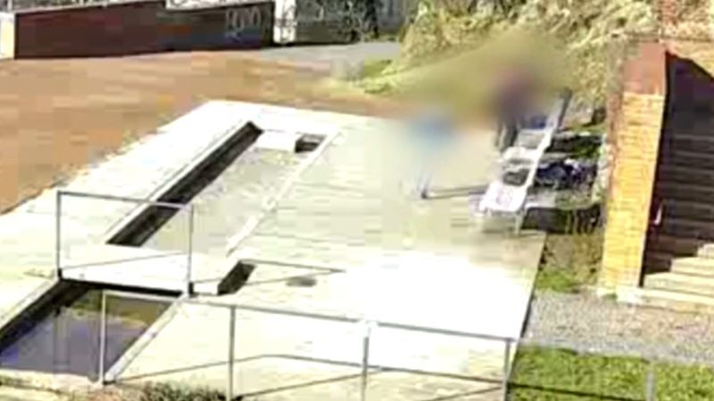 Sedmnáctiletá dívka se zřítila v Brně z hradeb, pád natočila kamera