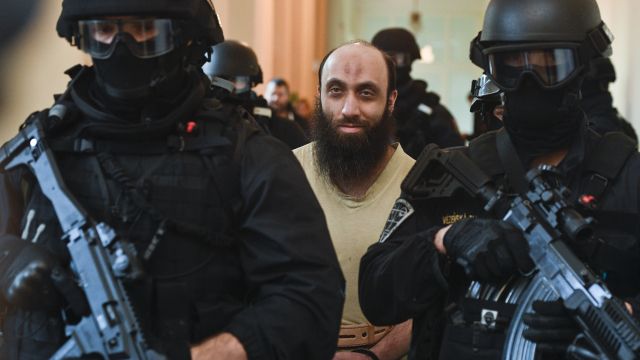 Soud udělil bývalému pražskému imámovi 14,5 roku za terorismus
