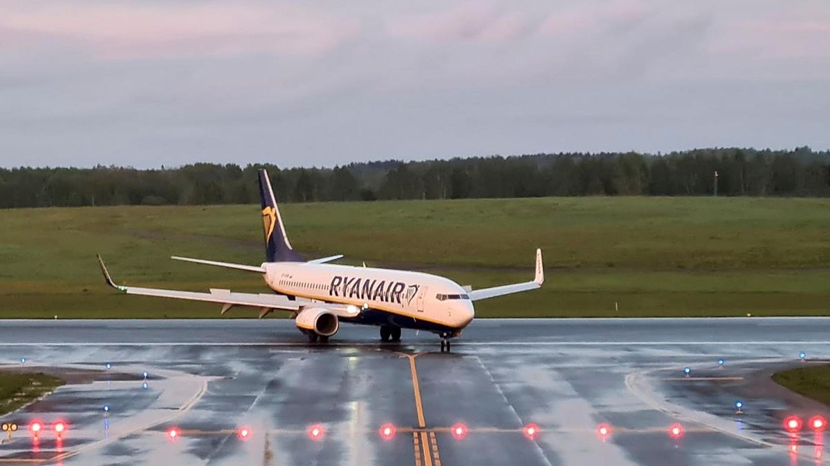 Boeing 737 Ryanairu po přistání ve Vilniusu 