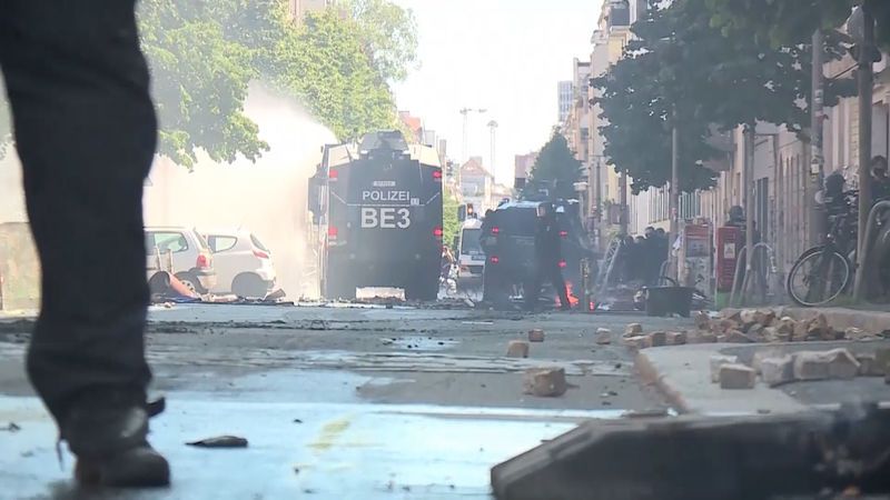 Tisícovka policistů a dvoudenní řež, policie vnikla do berlínského squatu