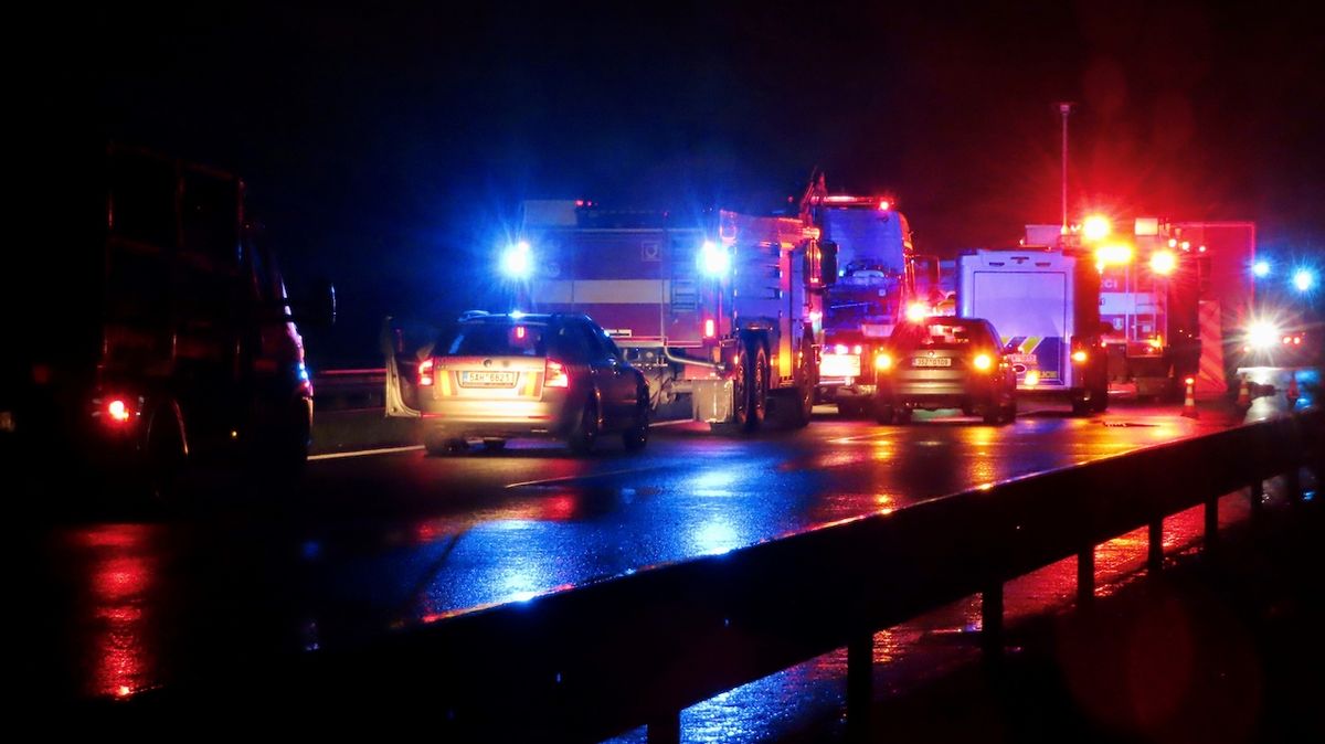 D11 se po havárii u Prahy otevřela po 10 hodinách, další smrtelná nehoda na 14. km