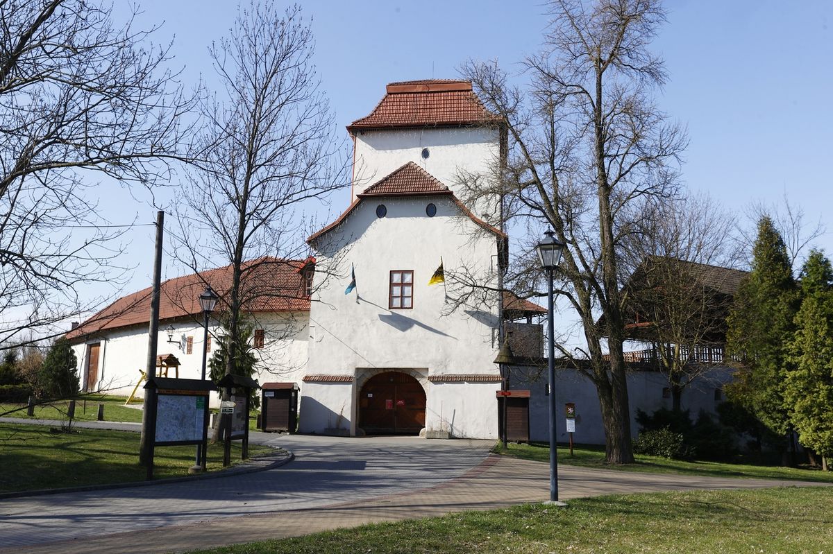 Slezskoostravský hrad až do roku 2004 chátral.
