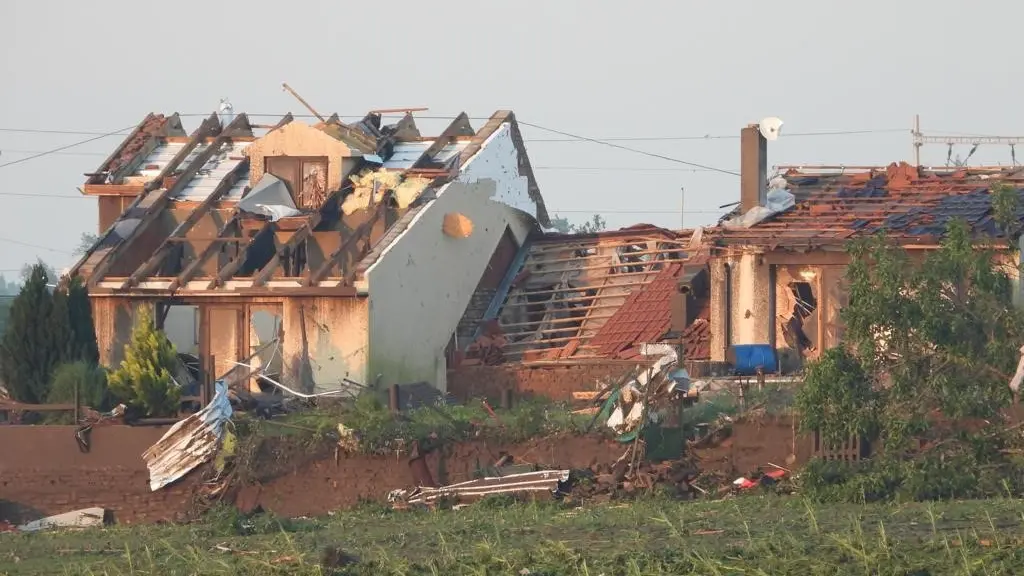 Tornado V Cesku Babis Navstivi Zasazenou Oblast Vlada Okamzite Uvolni Penize