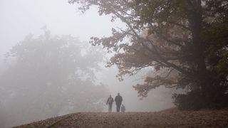 Podzim se o víkendu chopí otěží