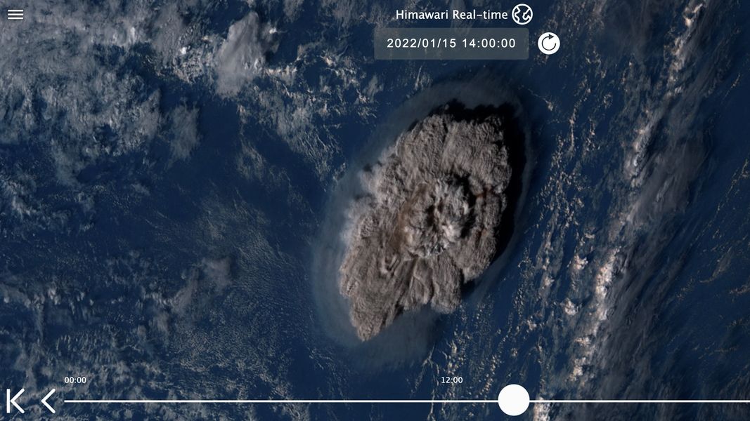 Dým nad vulkánem Hunga Tonga - Hunga Ha´apai 