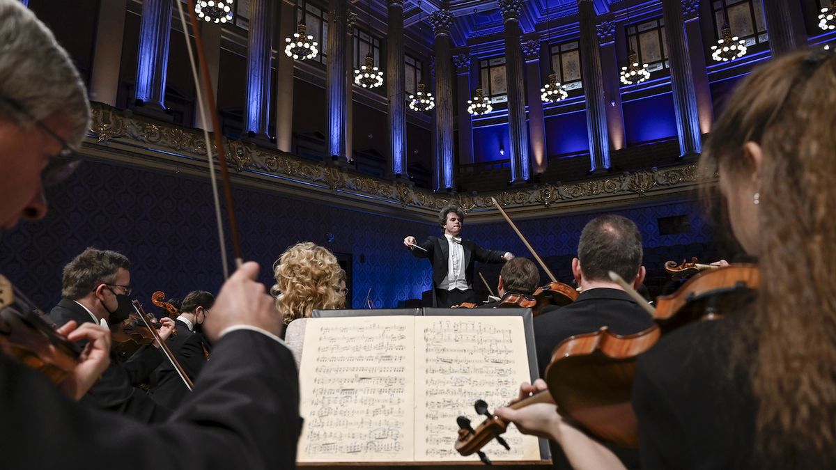 Karlovy Vary rozezní Česká filharmonie. Variace nabídnou spojení filmu a hudby