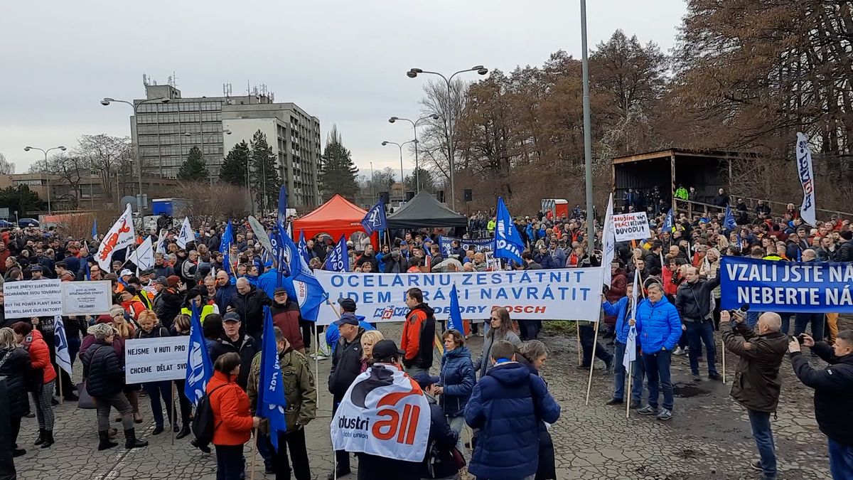 Tisíce lidí protestovaly v Ostravě za zachování výroby v huti Liberty