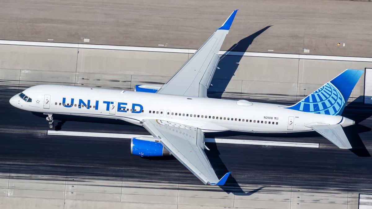 Boeingu v Los Angeles upadlo při startu kolo