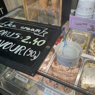 Šibenik a kopeček zmrzliny za 2,40 eura.