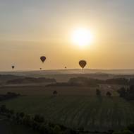 Festival horkovzdušných balonů, tzv. balonová fiesta, je setkání většího počtu balonů při společném letu.