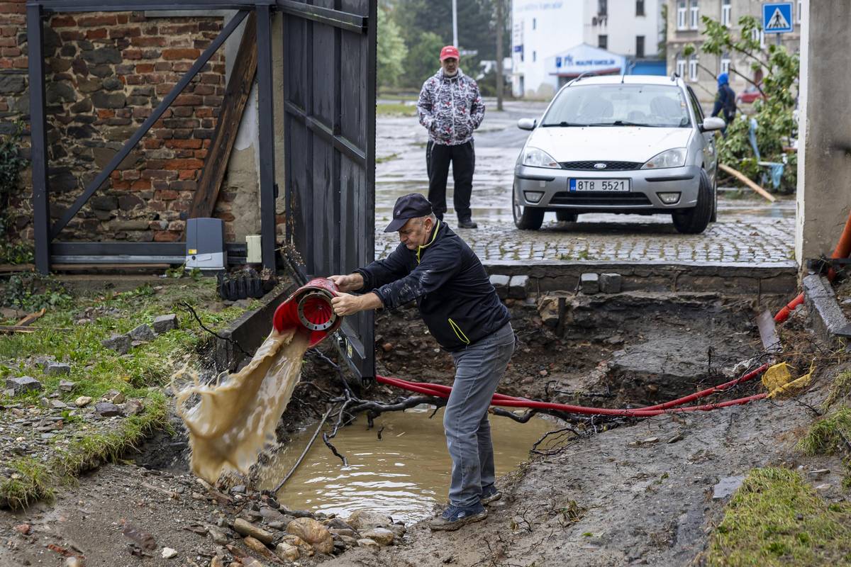 Lidé začali škody likvidovat hned, jakmile to bylo možné.