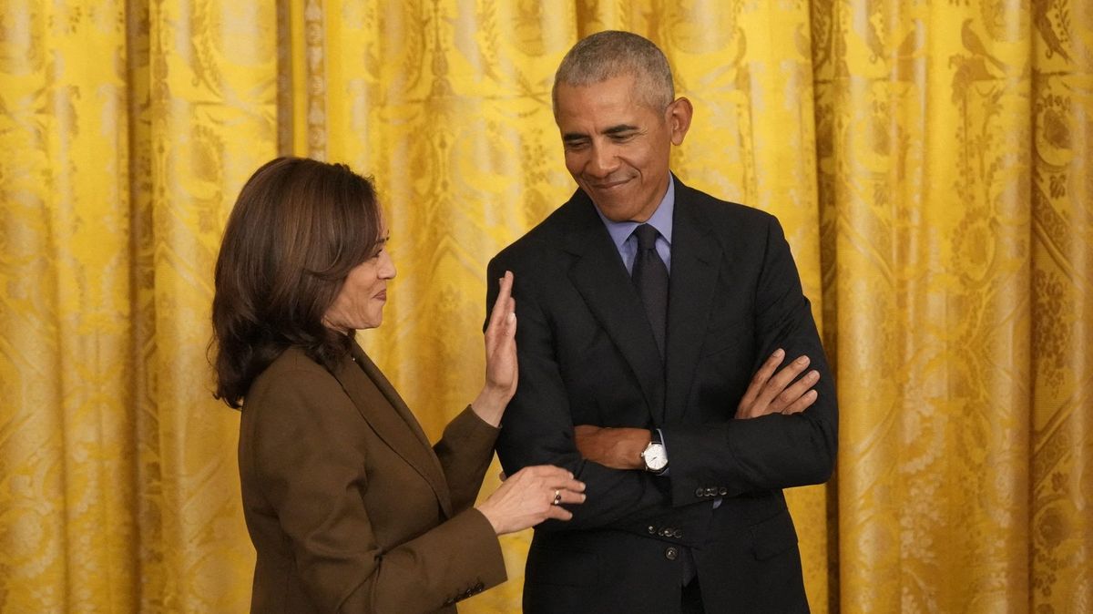 Obama se ženou Michelle podpořili Harrisovou do prezidentské volby