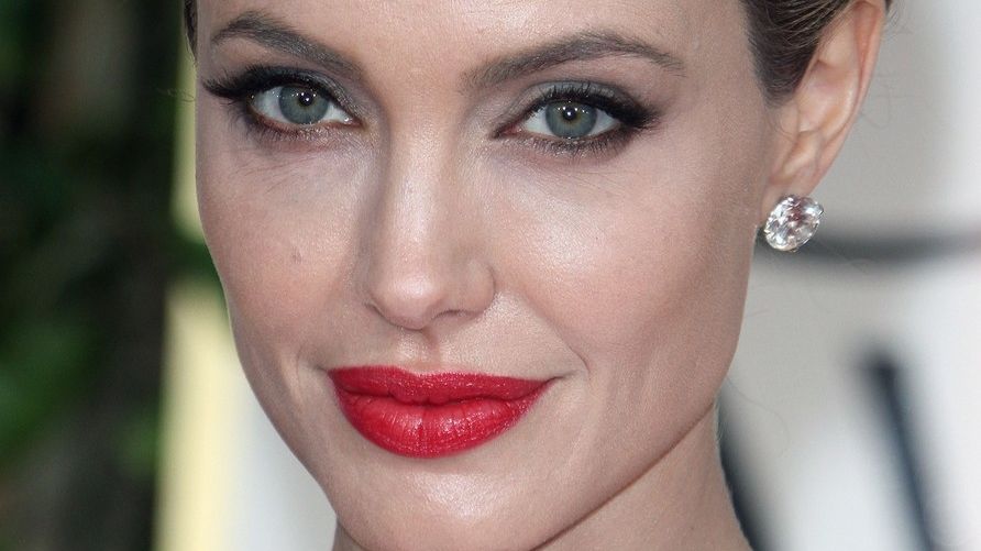 Angelina Jolie natočí film o válečném fotografovi McCullinovi