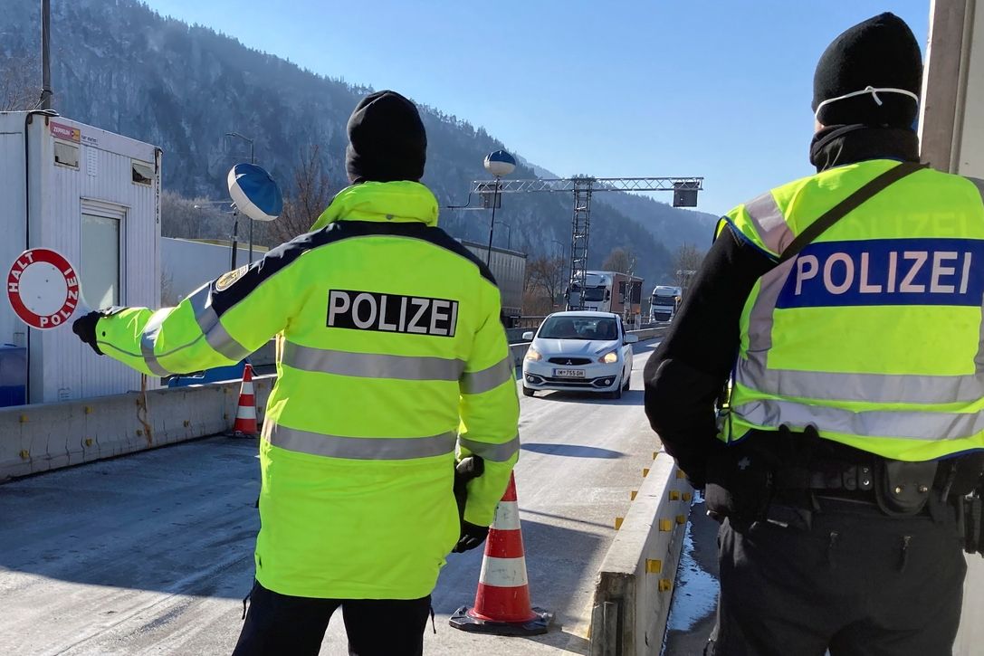 Němečtí policisté na hranicích. Ilustrační foto