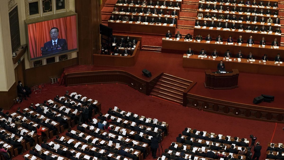 Čínský parlament schválil návrh volebního zákona v Hongkongu omezující jeho svobody