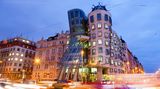 Pražský Tančící dům je devátou nejhezčí stavbou světa