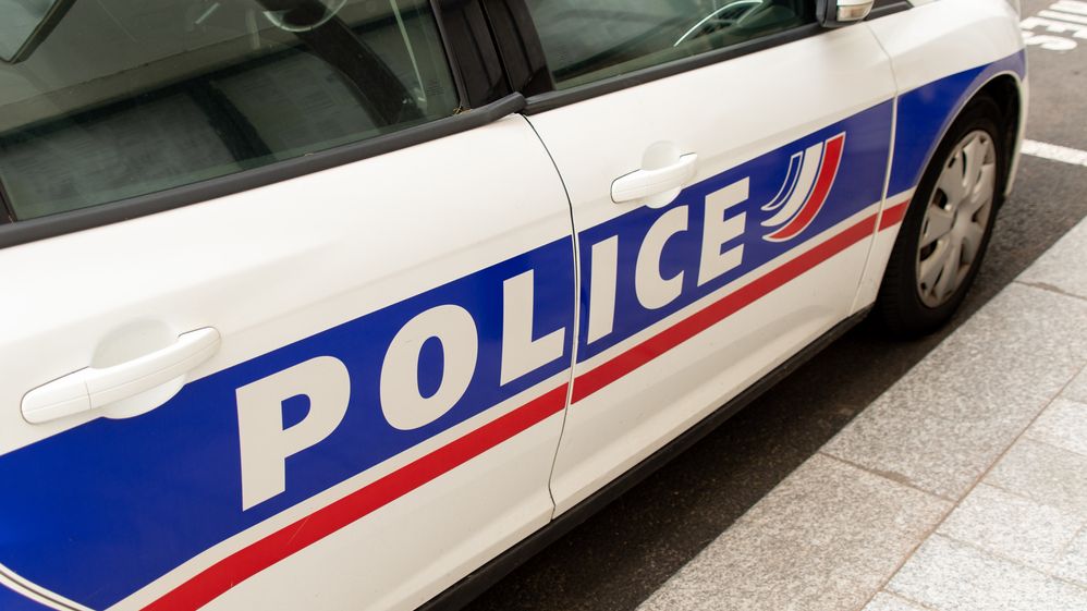 Bývalý francouzský voják zaútočil na expřítelkyni, policie po něm pátrá