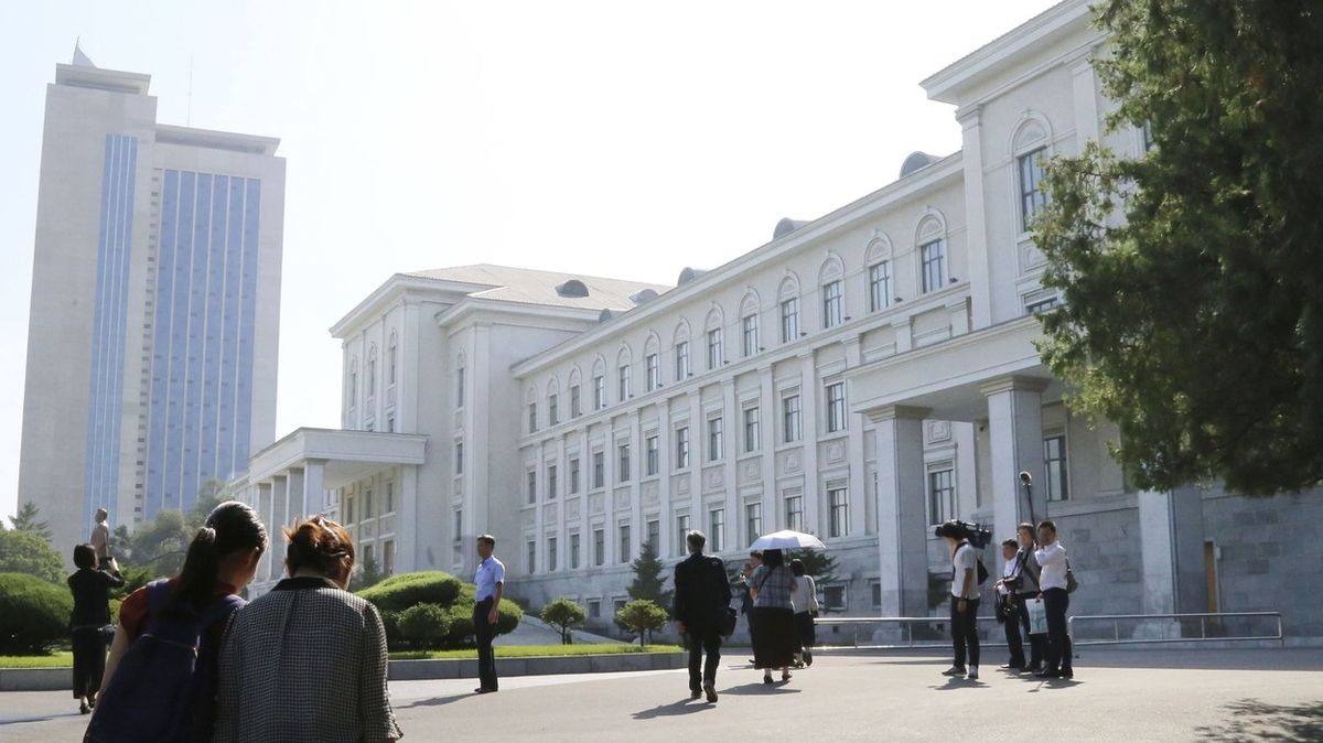 Severokorejská univerzita se chlubí spoluprací s Univerzitou Karlovou. Ta o ničem neví