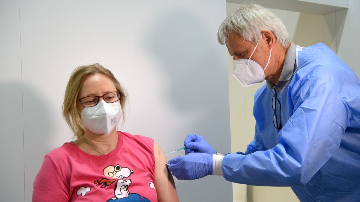 Řada praktiků odmítá očkovat. Ani nemusí