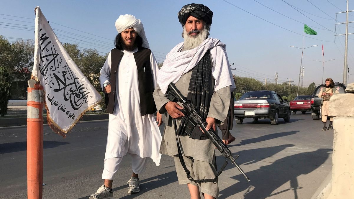Tálibán obchází domy se seznamy. V Kandaháru prý popravili tlumočníka Američanů