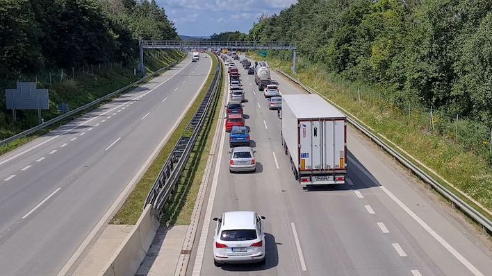 Dálnici D1 ucpaly kolony kvůli nehodám ve středních Čechách