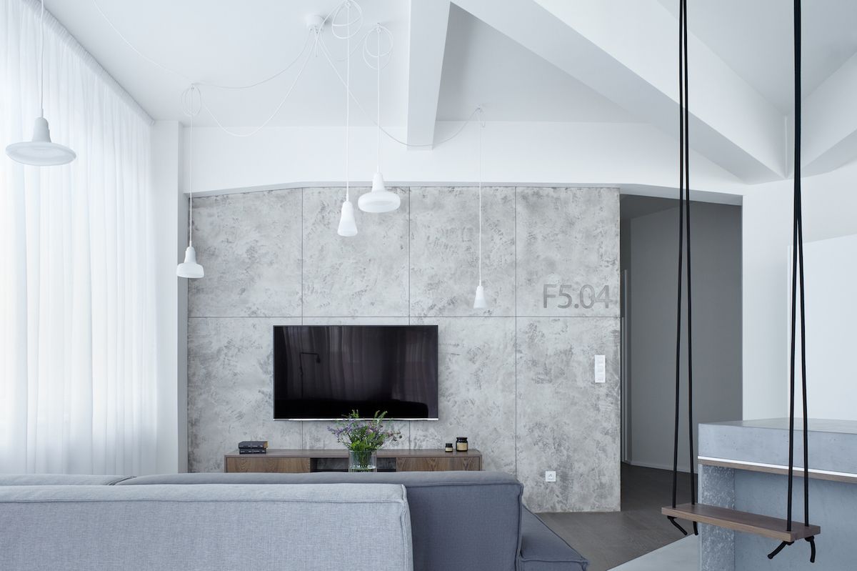 Beton použily architektky pouze okrajově ve formě pohledového betonu v obývacím pokoji.