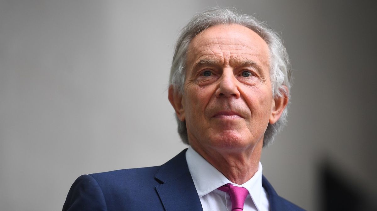 Rozhodnutí o stažení vojáků USA z Afghánistánu se zakládá na imbecilním sloganu, říká Blair