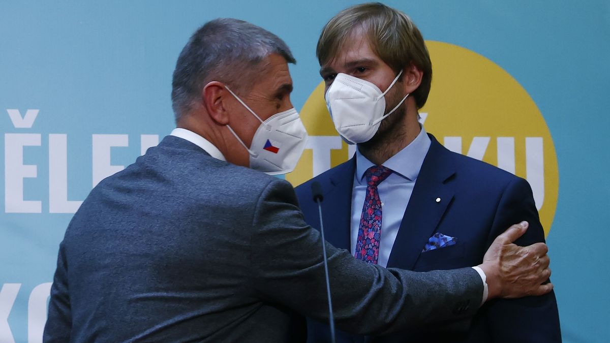 Premiér Andrej Babiš s ministrem zdravotnictví Adamem Vojtěchem