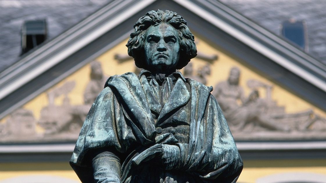 Socha Ludwiga van Beethovena v německém Bonnu