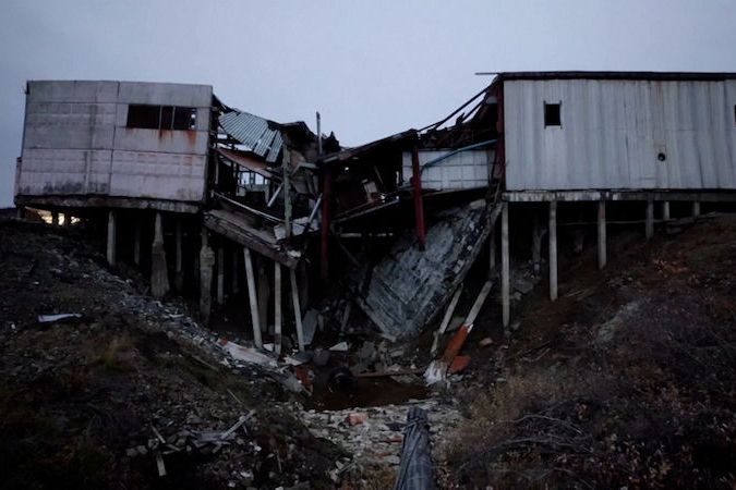 BEZ KOMENTÁŘE: Kvůli tajícímu permafrostu se na Sibiři propadají domy