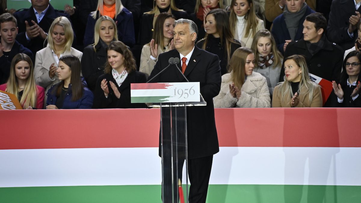 Už nikdy více. Maďarsko si připomnělo 65. výročí protikomunistického povstání