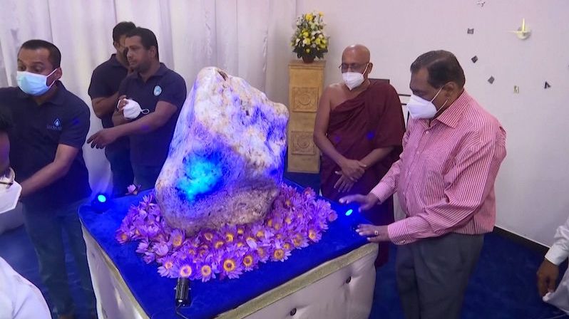 Na Srí Lance ukázali zřejmě největší safír na světě